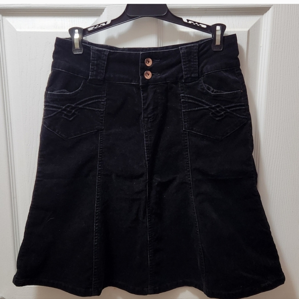 Rewind Black A-Line Corduroy Knee-Length Skirt Sz 5 EUC Countrycore - Picture 10 of 11